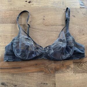 Elegant Lace Underwire Bra - Gray